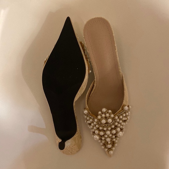 Lace and Pearl Shoes - Picture 2 of 4